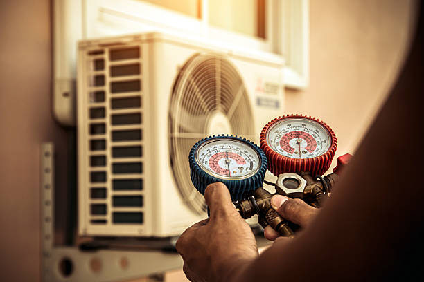 Professional Ac Installation technician working in Jonestown, TX